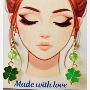 Green clover dangle earring with crystal beads